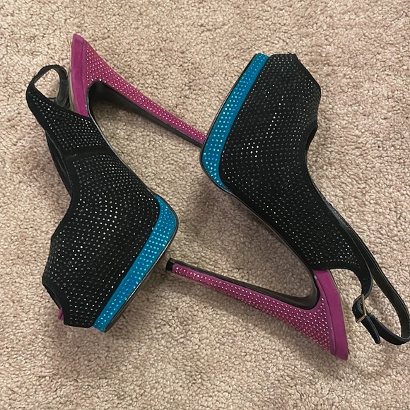 Women’s Steve Madden Rhinestone 6 inch heels - Picture 1 of 10